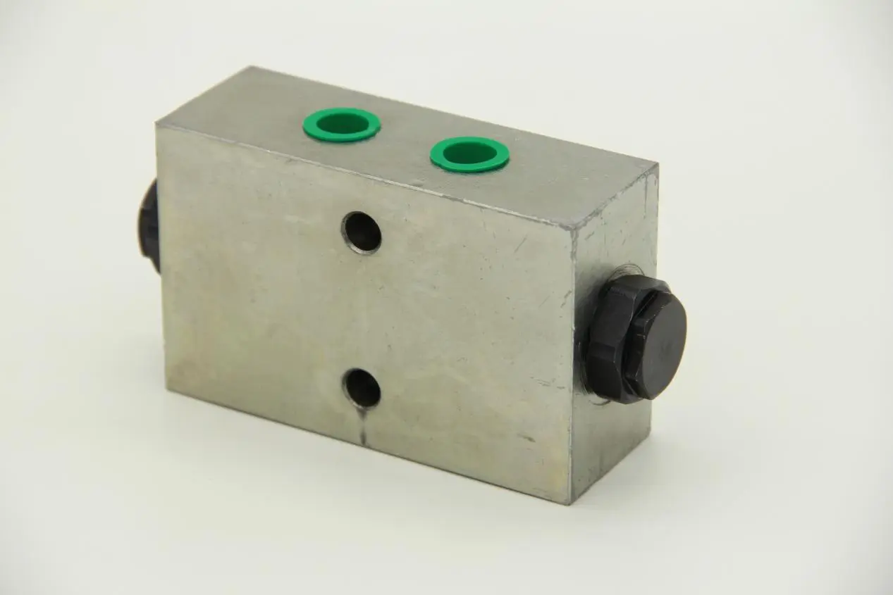 two-way hydraulic lock